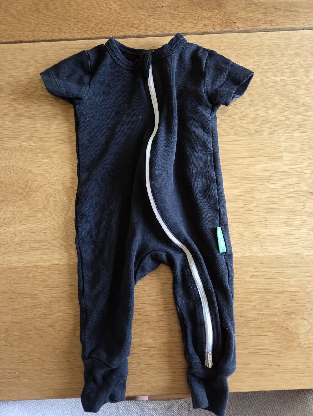 Parade Baby Romper Black Organic Cotton Short Sleeve Zip Front Size 3-6 Months